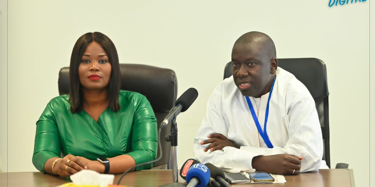 Mme Fatoumata Niang BA DG de la Semig reçoit les secrétaires généraux des chambres de commerce du Sénégal